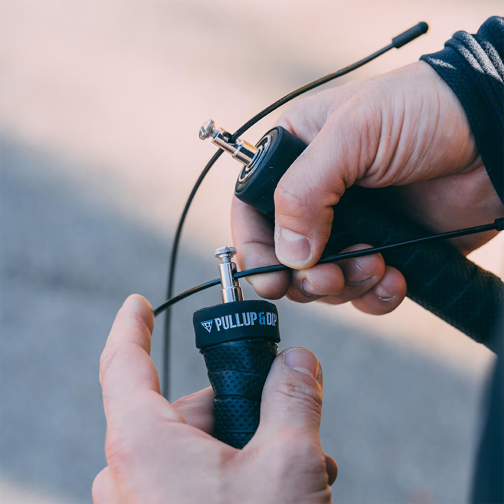 Jumping rope with adjustable rope length